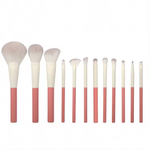 12-teiliges Eigenmarken-Weihnachtspinsel-Set rosa weiches Haar professionelles Schönheitsgeschenk-Set Reisen individuelles Logo <span class=keywords><strong>Mekap</strong></span>-Set - Product Image 2