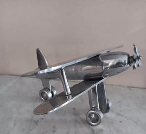 Avión hecho a mano con doble motor de aluminio, modelo de avión decorativo de estilo Vintage, adorno de escritorio de Metal pulido, regalo único - Product Image 1