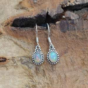 Pendientes de Gancho con Ópalo Etíope Welo, Plata de Ley 925, Forma Ovalada, Diseño de Autor, Joyería Hecha a Mano, Regalo para Mujer, Certificado GIA, para Fiestas - Product Image 2