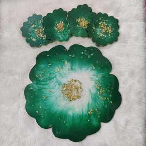 Bandeja de Servicio y Almacenamiento de Resina Hecha a Mano de Calidad Superior, Diseño Artesanal Atemporal, Pintada a Mano para Decoración de Mesa - Product Image 1