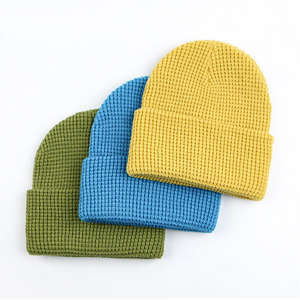 Bonnet chaud personnalisé en tricot thermique doux et confortable, extensible, respirant, imperméable, indispensable pour les activités de plein air, la plage et les températures froides - Product Image 4