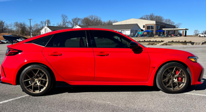 LISTO PARA ENVIAR, IMPECABLE, Tipo R Sedán 2023, 6 Velocidades, Motor de 6 Cilindros de Aspiración Natural, EN PERFECTO ESTADO, R21 Industrial DIY OEM - Product Image 2