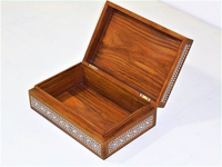 Organisateur de bijoux en bois avec incrustation d'os, design personnalisé, motif floral artisanal, rangement décoratif haut de gamme, modèle d'emballage sécurisé