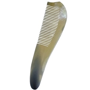 Peigne en corne de buffle pour cheveux Peigne Extension de cheveux Couleur pleine corne naturelle pour cheveux avec la meilleure qualité au Vietnam - Product Image 1
