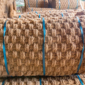 Tapis tissé en fibre de coco naturelle et compostable, tapis en fibre de coco pour le pavage des routes, fabriqué au Vietnam - Product Image 2