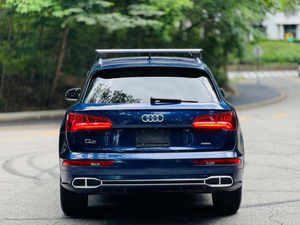 สะอาดสดใหม่ ปี 2023 Q5 quattro Premium 40 TFSI - Product Image 3