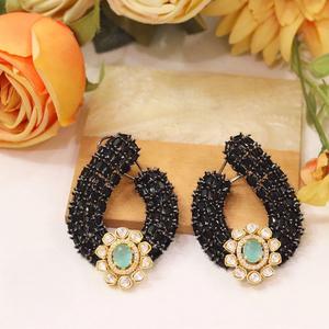 Pendientes de Diseño Elegantes con Baño de Oro y Piedras de Circonita Cúbica de Primera Calidad, Colección para Bodas y Fiestas, para Mujeres y Niñas - Product Image 2