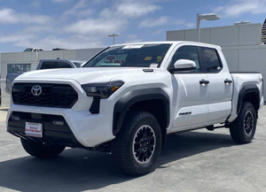 100 % Abordable, EN SOLDE, Toyota Tacoma Hybride Limited Double Cabine 2024, 5' de largeur de benne, 4x4 Automatique, Conduite à Gauche et à Droite - Product Image 3
