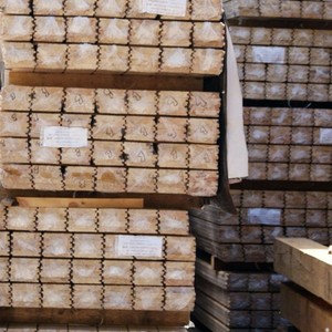 Briquetas de Leña de Primera Calidad para Calefacción, Empaque de 10 kg - Product Image 1