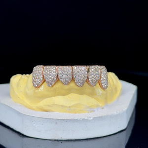 Personnalisé Hip Hop Diamant Grillz VVS Qualité Moissanite avec 2 Haut et 6 Bas Argent et Or Plaqué Diamant Grillz Bijoux - Product Image 4