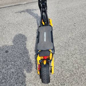 Patinete Eléctrico Plegable InMotion Rs 72v 68MPH de Alta Calidad - Product Image 4