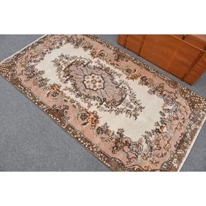Tapis d'appoint vintage 3,6 x 6,4 pieds, tapis turc marron à imprimé animalier - Product Image 3