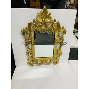Cadre artistique de miroir mural design en métal antique avec accents floraux décoratifs et finitions métalliques dégradées pour l'élégance - Product Image 5
