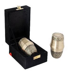 Diseño personalizado multicolor Acabado floral de cremación de metal para cenizas humanas o de mascotas Urna funeraria de recuerdo pequeño para mascotas - Product Image 1