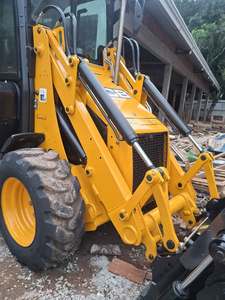 Retroexcavadora de Ruedas JCB 1CX con Enganche Rápido |   Miniexcavadora con Dirección Deslizante |   Accesorio Universal Compatible con Cargador - Product Image 3
