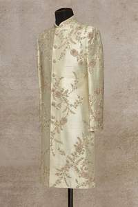 Elegant & Beautiful Collection 2024 Pantalon Sherwani en soie brute brodée avec perles de verre cristal Resham Work Plus Size Respirant - Product Image 2