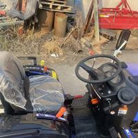Tracteur agricole compact 25HP 4x4 certifié CE COC EMARK, mini tracteur diesel multifonctionnel pour petites exploitations agricoles et jardins
