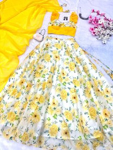 Dernier Designer Organza Soie Floral Imprimé Travail Lehenga Choli par FabZone - Product Image 3
