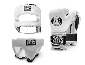 Set de Boxeo Cleto Reyes con Protector Nasal, Protector de Cabeza y Guantes de Boxeo en Cuero Vacuno Genuino con Acolchado de Primera Calidad - Product Image 5