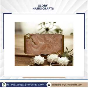 Plateau de service époxy beige fait à la main avec poignées décoratives Cadeau de mariage et de pendaison de crémaillère écologique - Product Image 2