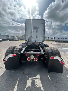 Camion tracteur lourd d'occasion sans accident 6x4 avec cabine couchette, moteur diesel automatique, transmission manuelle, semi-remorque longue distance 8x4 - Product Image 2