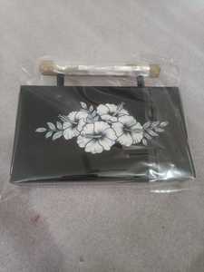 Bolso de mano de estilo hecho a mano de lujo Exquisito bolso inspirado en concha de nácar para damas elegantes de noche, fiesta y ropa festiva - Product Image 5