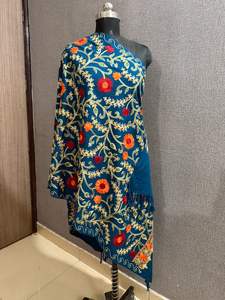 ผ้าคลุมไหล่ขนสัตว์ปักลายคุณภาพดีเยี่ยม สไตล์หรูหราแบบราชวงศ์ คัชเมียร์ สำหรับฤดูหนาว แฟชั่นสำหรับผู้หญิง ของชำร่วยงานแต่งงาน ผลิตจากอินเดีย - Product Image 5