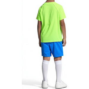 Nouveaux uniformes pour enfants Logo personnalisé de haute qualité Ensemble d'uniformes de football pour enfants Nouveaux vêtements de sport avec maillot de haute qualité et service court - Product Image 6