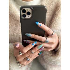 Cosmic Pop Press-On Nail Art Fun Autocollants pour ongles sur le thème cosmique pour un style unique - Product Image 2