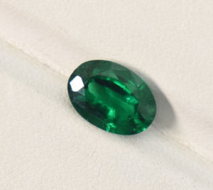 หินอัญมณีสีเขียวเจียระไนเป็นรูปวงรีขนาด11X9ถึง16X12มม. ใช้ในห้องปฏิบัติการ - Product Image 6