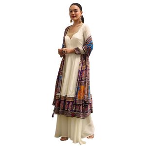 Abito Kurta in crêpe bianco ricamato da donna all'ingrosso abbigliamento etnico OEM fornitore di abiti da cerimonia nuziale personalizzati - Product Image 2