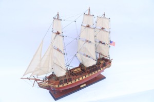 Meilleures ventes - Maquette de bateau historique en bois USS CONSTELLATION, fabriquée à la main, pour décoration de table ou cadeaux originaux pour occasions spéciales - Product Image 2