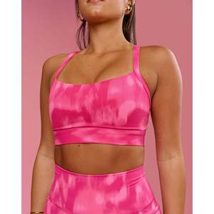Sujetador deportivo transpirable y ajustable Momentum para mujer, talla D/DD/E, estampado rosa radiante - Product Image 3