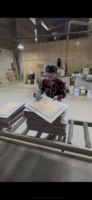 Porte d'armoire élégante en bois cintrée avec panneau en arc décoratif pour les applications de cuisine de luxe ou d'armoire de meubles