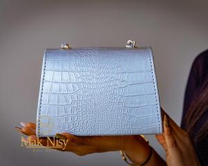 Sac à main mini en fausse fourrure à imprimé animalier tendance avec chaîne, bandoulière et fermeture à cadenas pour femme, usage quotidien - Product Image 6