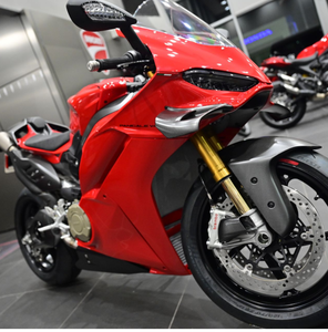 100% AUTÉNTICA, Nueva Ducati Panigale V4 2025 en Stock, Lista para Venta y Envío Inmediato - Product Image 4