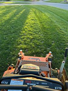 Excelente Scag V Ride II 2025, 52 Pulgadas, Kawi 26HP EFI, 165 Horas, Cuchillas de Repuesto - Product Image 3