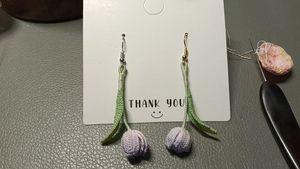 Pendientes de Ganchillo Personalizados DMC Tulipán, Joyas de Ganchillo con Micro Gancho, Pendientes Colgantes Florales, Joyería Floral, Mini Pendientes de Ganchillo para Boda, Regalo - Product Image 5