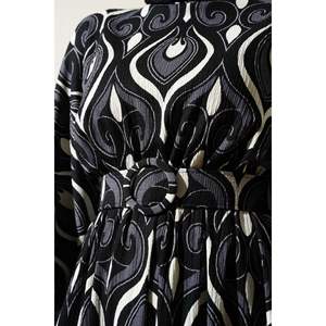 Vestido Mixto Motif Con Cinturón Humo - Product Image 4