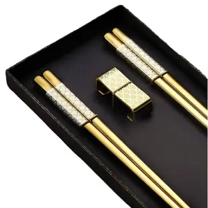 金属筷子可重复使用钛不锈钢筷子带支架洗碗机安全筷子礼品套装 (金色)