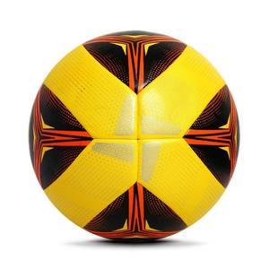 Balón de Fútbol de Entrenamiento Hecho en Pakistán con Cámara Reforzada, Balones de Fútbol de Tamaño Personalizado para Uso en Equipo a Largo Plazo - Product Image 3