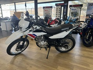 NUEVA Motocicleta Deportiva Doble Propósito Honda XR 150L 2026 - Product Image 5