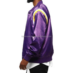 Veste en satin violet pour hommes veste de baseball en satin fermeture à bouton-pression poches latérales à la taille vêtements d'équipe de sport vente en gros - Product Image 2