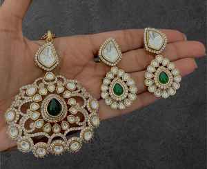 Conjunto de cadena de eslabones estilo Polki chapado en oro de latón joyería de moda collar Artificial Chic - Product Image 4