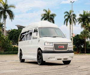 Excellent rapport qualité-prix, véhicule d'occasion 2013 GMC Savana G2500 Explorer Conversion Van, prêt à être expédié - Product Image 1