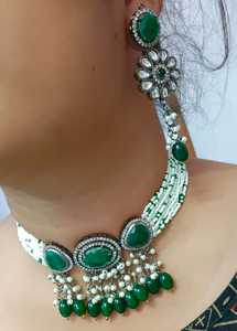 Conjunto de collar de Kundan pesado de fabricante indio, colección de joyería de boda chapada en oro de moda india para niñas - Product Image 2