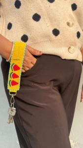 Porte-clés personnalisé en coton écologique fait à la main avec des perles et des paillettes, accessoires brodés personnalisés, fête, maman, enseignant - Product Image 4