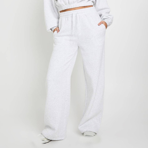 Ensemble de détente deux pièces en molleton pour femme, sweat-shirt court et pantalon de survêtement à jambes larges, logo personnalisé, survêtement en coton OEM ODM - Product Image 4