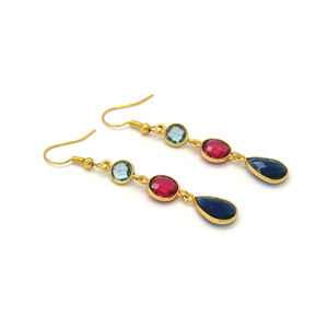 Boucles d'oreilles de mariage bohèmes à fleurs multi-pierres précieuses |   Topaze bleue, Iolite rose fuchsia |   Fait main, plaqué or 18 carats, laiton, pour femmes - Product Image 2