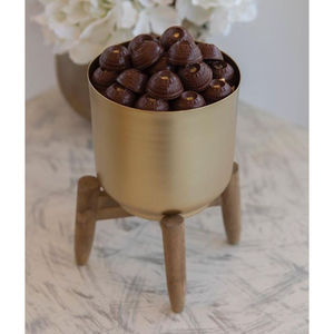 Bol à chocolat de forme ovale vintage Bol de service à chocolat en métal argenté de première qualité avec accent doré pour les occasions spéciales - Product Image 3